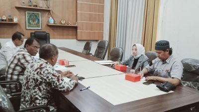 Jalan Rusak Berat, Warga Sukasari Keluhkan Agar PJT II Memperbaiki, Komisi II DPRD Purwakarta Lakukan RDP