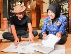 Karena Dianggap Gangguan Jiwa Diminta Pensiun, Guru Asal Tasikmalaya Menangis Ngadu ke KDM