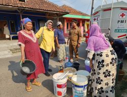 Dian Kencana Caleg Cantik Berhati Mulya dari Fraksi Golkar Salurkan Air Bersih Untuk Warga Desa Terpencil