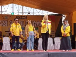 Ribuan masyarakat terhibur, Caleg Golkar Purwakarta Kampanye Undang Artis Dangdut Kenamaan.