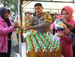 Polres Purwakarta Gelar Pasar Murah, Warga : Alhamdulillah Terbantu