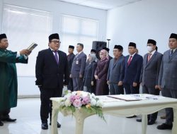 Pj Bupati Purwakarta Lantik Dr. Tri Muhammad Hani, MARS MH, Sebagai Direktur RSUD Bayu Asih Purwakarta.