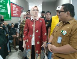Ambu Anne Ratna Mustika dan Budi Hermawan datangi RS Bayu asih untuk Medical Check Up