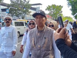 Kepala Desa dan Kader Posyandu di Purwakarta Ikut Serta Antar Dedi  Mulyadi Daftar Ke KPU, Pengamat Sebut Pelanggaran Hukum