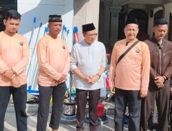 Ibadah Lebih Nyaman Yayasan Bersih Beramal Indonesia Bersih-Bersih Masjid Agung Baing Yusup