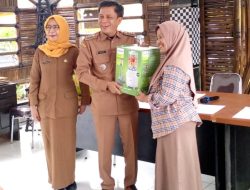 Tingkatkan Produksi DKUPP Salurkan Bantuan Alat Produksi untuk Pengusaha Mikro