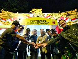 Bey Machmudin dan Wamendagri Tinjau Kelancaran Malam Misa Natal di Kota Bandung