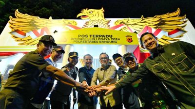 Bey Machmudin dan Wamendagri Tinjau Kelancaran Malam Misa Natal di Kota Bandung