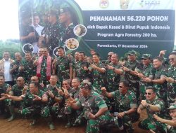 Kasad Jenderal TNI Maruli Simanjuntak dan Dirut PT. Pupuk Indonesia Hijaukan Purwakarta dengan 56.220 Pohon Produktif