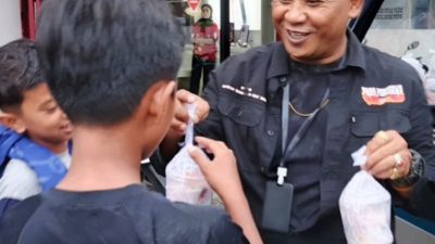Ramadhan Penuh Berkah, GIBAS Cinta Damai Cimahi Berbagi Takjil dan Wujudkan Keamanan