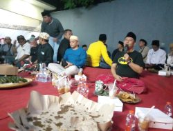 Di Tengah Hujan Deras, Semangat Relawan Bupati Aing Tak Pernah Luntur Hadiri Pengajian Rutin