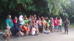 Desa Jatiluhur Kerahkan Tim Ngosrek, Bersihkan Jalan Sepanjang 500 Meter