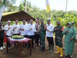 Karya Bakti Perkuat Sinergi Perhutani KPH Purwakarta dan Kodim 0605 Subang