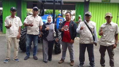 Tani Merdeka Indonesia (TMI) Salurkan Bantuan Alsintan kepada Kelompok Tani Purwakarta