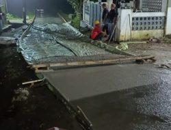 Warga Cilangkap Sambut Antusias Pengecoran Jalan dari Disperkim Purwakarta