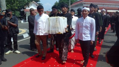 Bupati Purwakarta Lepas Mahkota Binokasih, Spirit Karuhun Sunda Kembali Digaungkan